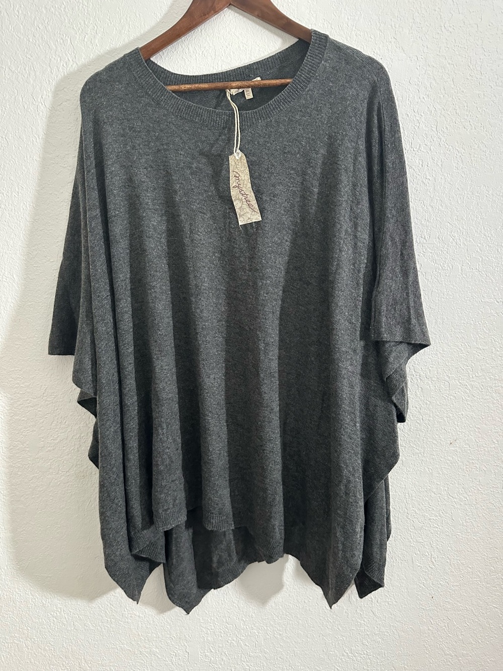 Mystree Grey Knit Poncho Sweater Lambswool Blend NWT Size OS
Style #18750